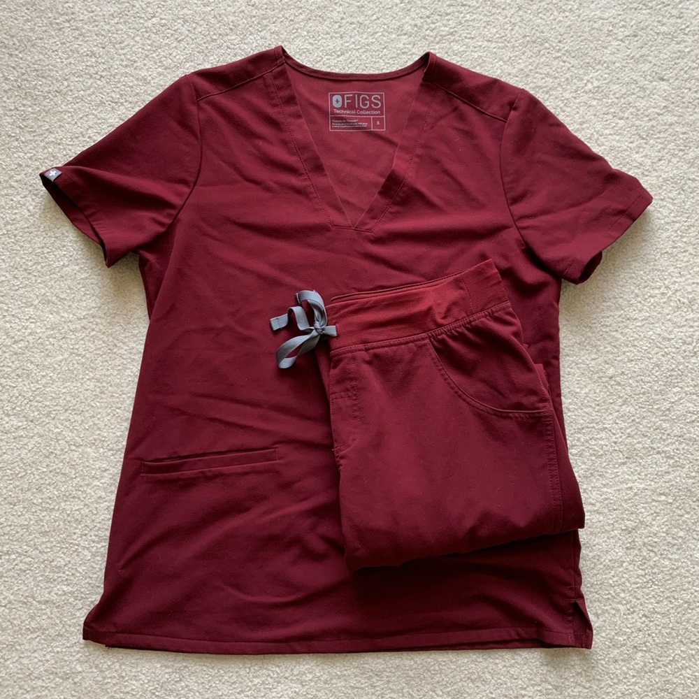 ***SOLD**** BURGUNDY FIGS SCRUBS SET
